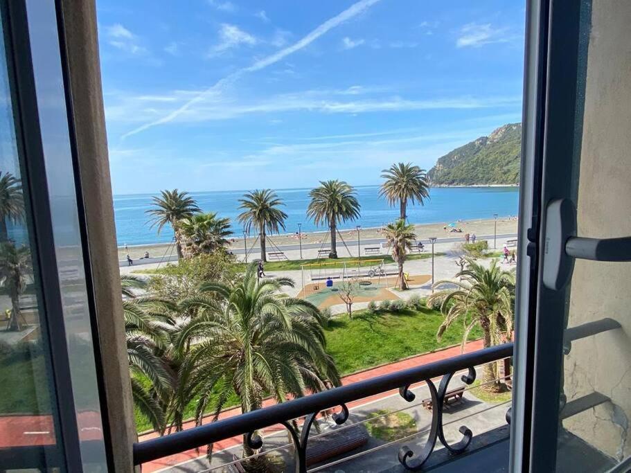 里瓦特里戈索A Window To The Sea公寓 外观 照片